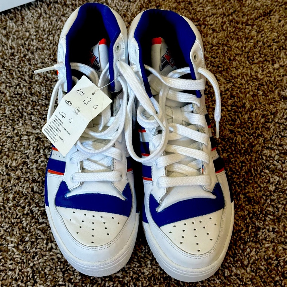 Men’s Adidas Size 10